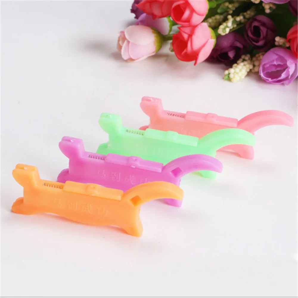 1 шт. лошадь Форма Нитевдеватель Пластик Карамельный Цвет Автоматическая легкая