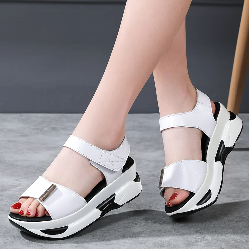 

Женские босоножки на платформе, черные, летние, с регулируемой застежкой-липучкой, массивные, 2021