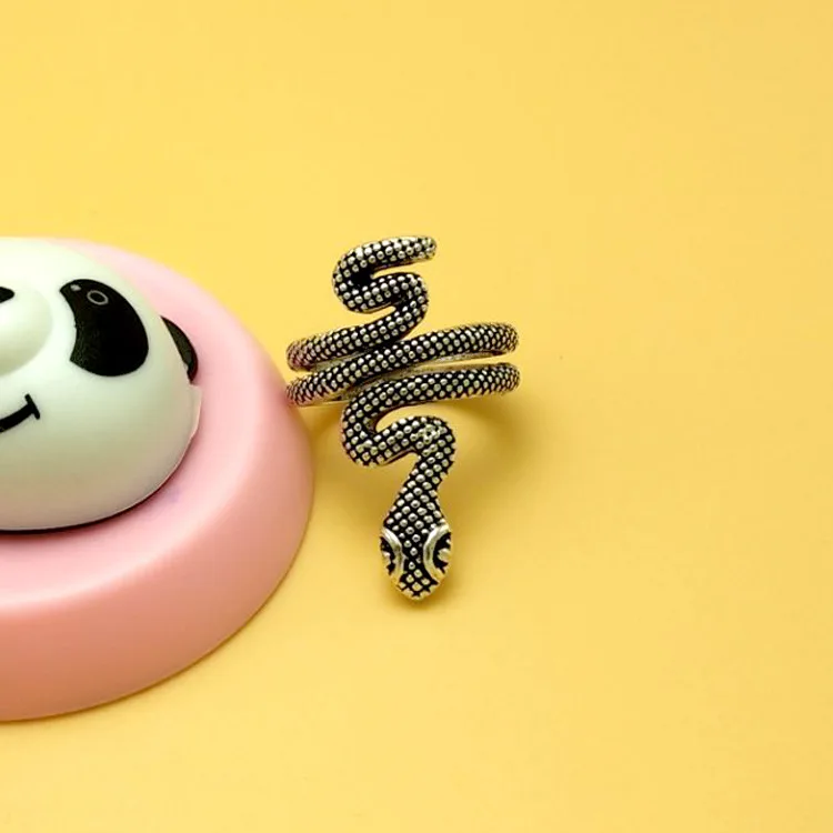 

Personality Antique Silver Plated Snake Shape Finger Ring for Men Women Punk Style Biker Ring Unisex Hip Hop Jewelry