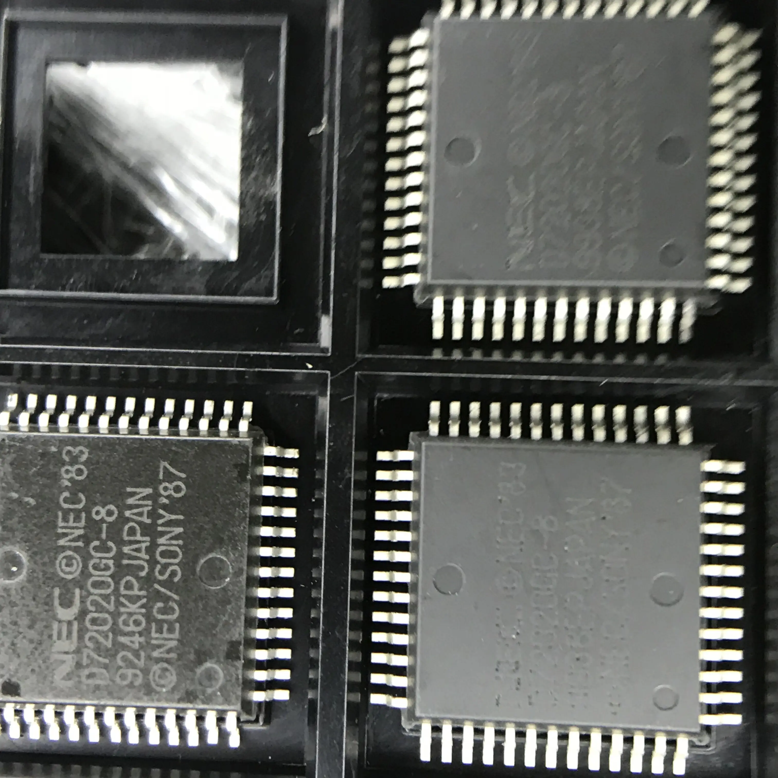 

UPD72020GC-8 D72020GC-8 D72020 Новый