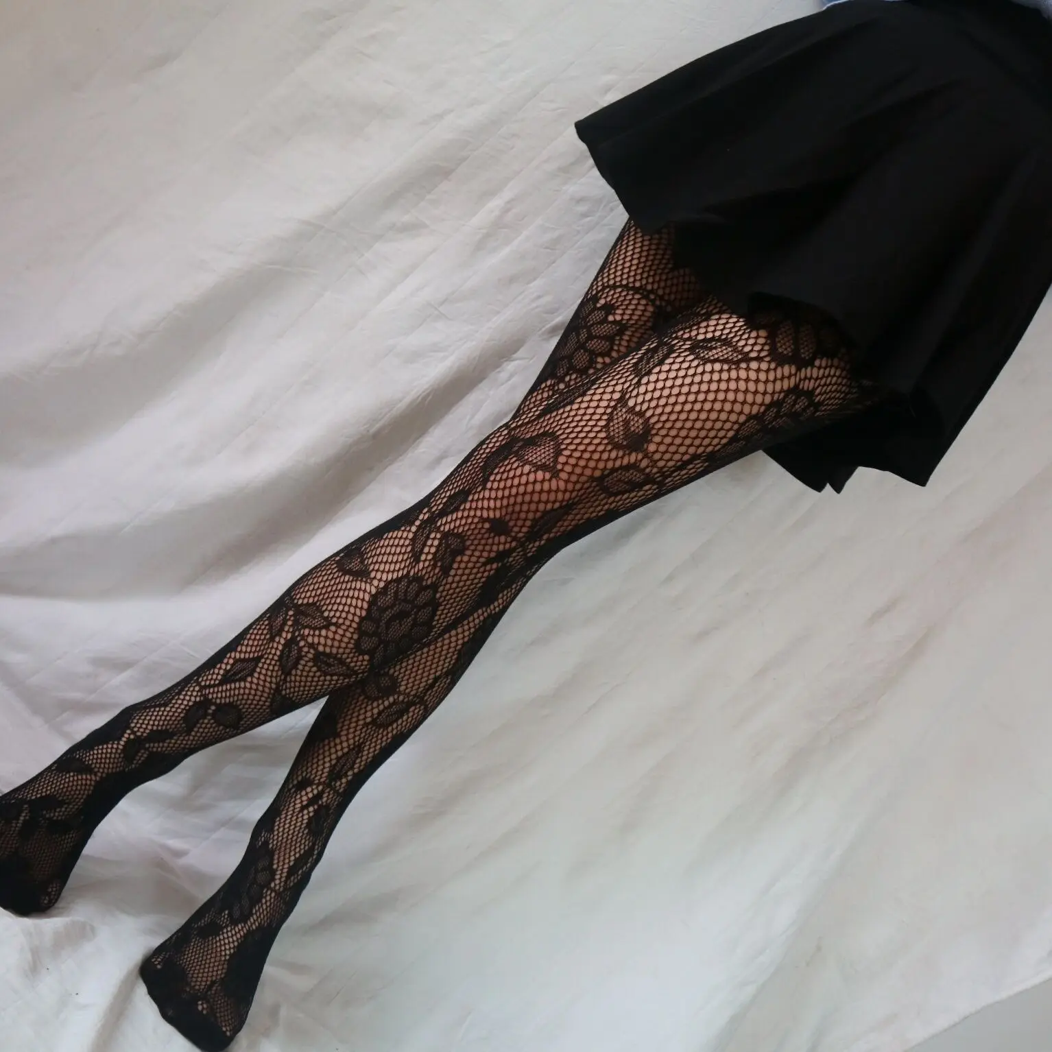 

KASURE Sexy Fishnet Tights For Women Flower Pattern Tattoo Mesh Pantyhose High Elastic Jacquard Female Tights