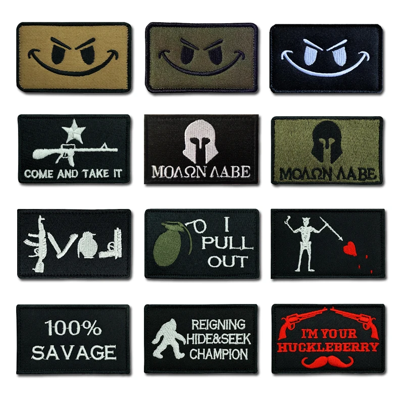 

Smile Face gun Badge Embroidered Velcro Patch Armband hook loop Tactical Morale Clothing Hat Packaging Patches Bag Accessory
