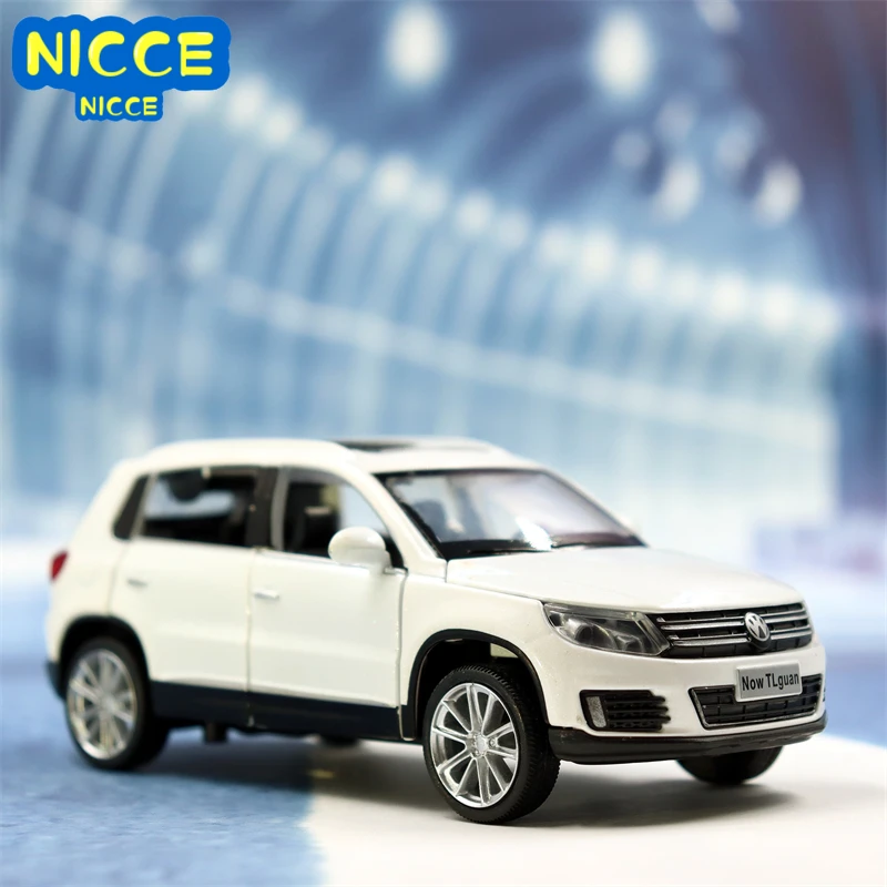 

Модель литая автомобиля Nicce1:32 Tiguan, игрушка со звуком и светом, модель литая внедорожника из сплава, модель автомобиля для детей, игрушечный а...