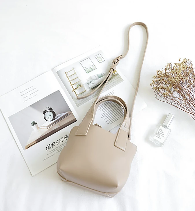 

Teenager Artificial Leather Small Bucket Handbag for Women 2020 Korean Fashion Cute Pu Leather Top-handle Black Messenger Bag