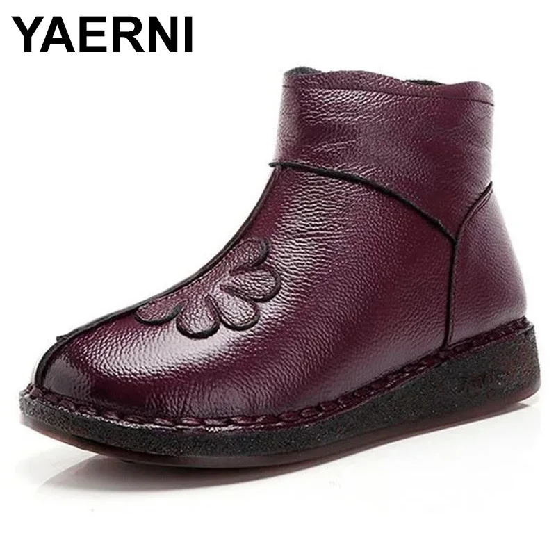 

Осенне-зимние теплые плюшевые короткие ботинки YAERNI из коровьей кожи для женщин среднего и пожилого возраста мягкая обувь для мам женские хл...