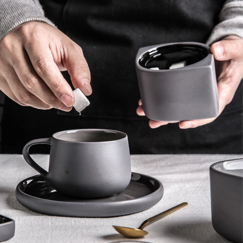 Кофейная чашка с набор блюдец простая креативная керамическая кружка в