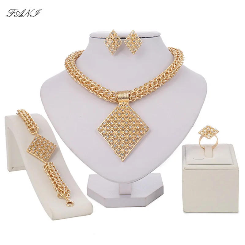 

Fani 2018 Nigerian Wedding woman accessories jewelry set Wholesale Big statement Brand jewelry set Dubai Gold Color Jewelry Set