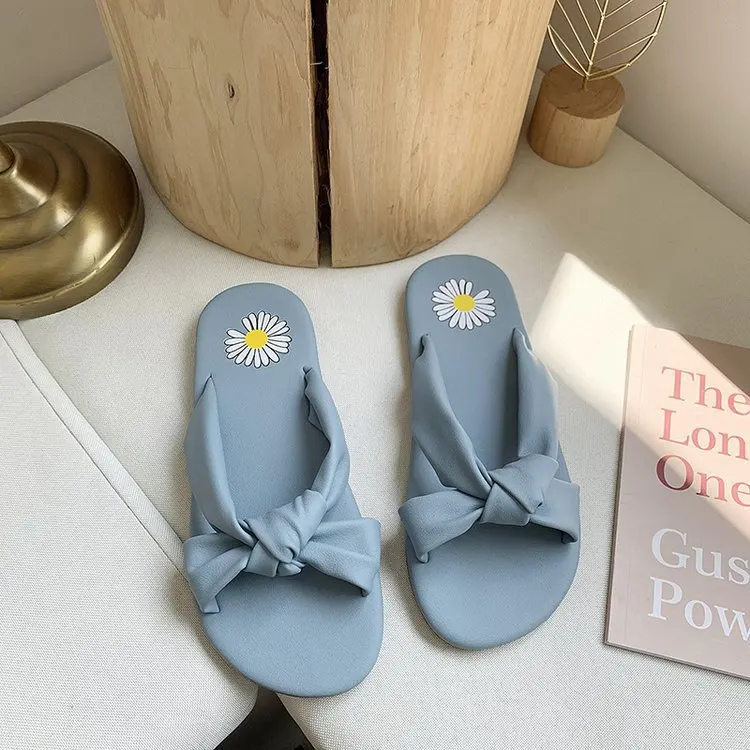 Sandals Female Fashion Cross Slippers Wild Flat Beach Slippers Breathable and Lightweight Non-Slip  Women's Shoes