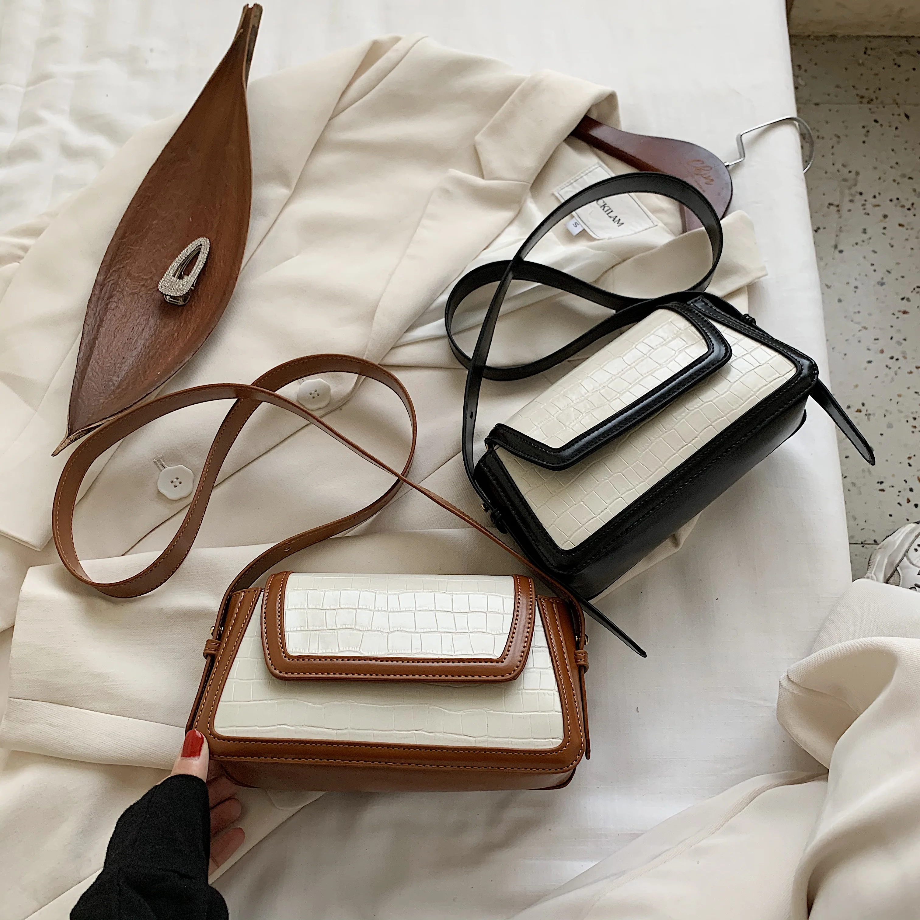 

Simple ladies mini square bag Fashionable Messenger Bag Luxury shoulder bag with stone pattern design Women purses and handbags