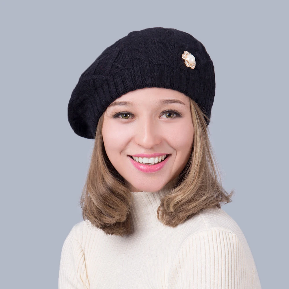 Берет женская шапка зимняя из ангоры вязаная осенняя теплая для катания на лыжах