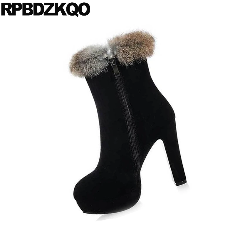 Женские ботинки с мехом черные ботильоны на высоком массивном каблуке роскошные