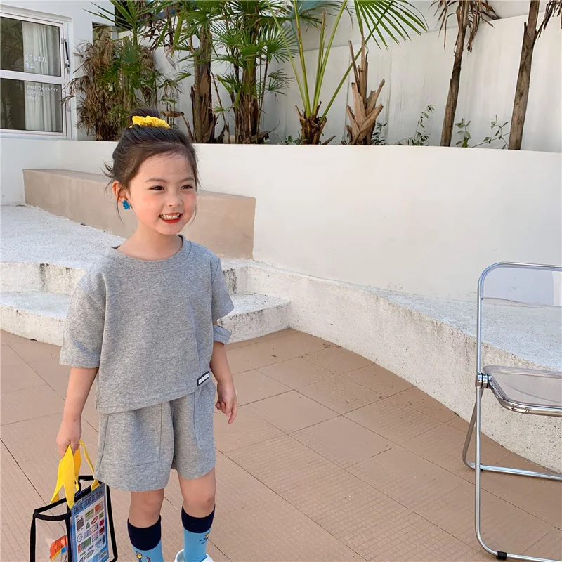 

Summer 2021 New Girls Casual Outfits Cotton Loose Short Sleeve Tee And Shorts 2pcs Suit Children Clothes Set