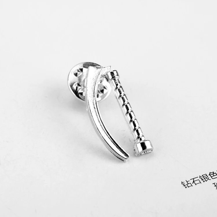 Человеческие органы мозг сердце матка пальцы булавки медицинские инструменты