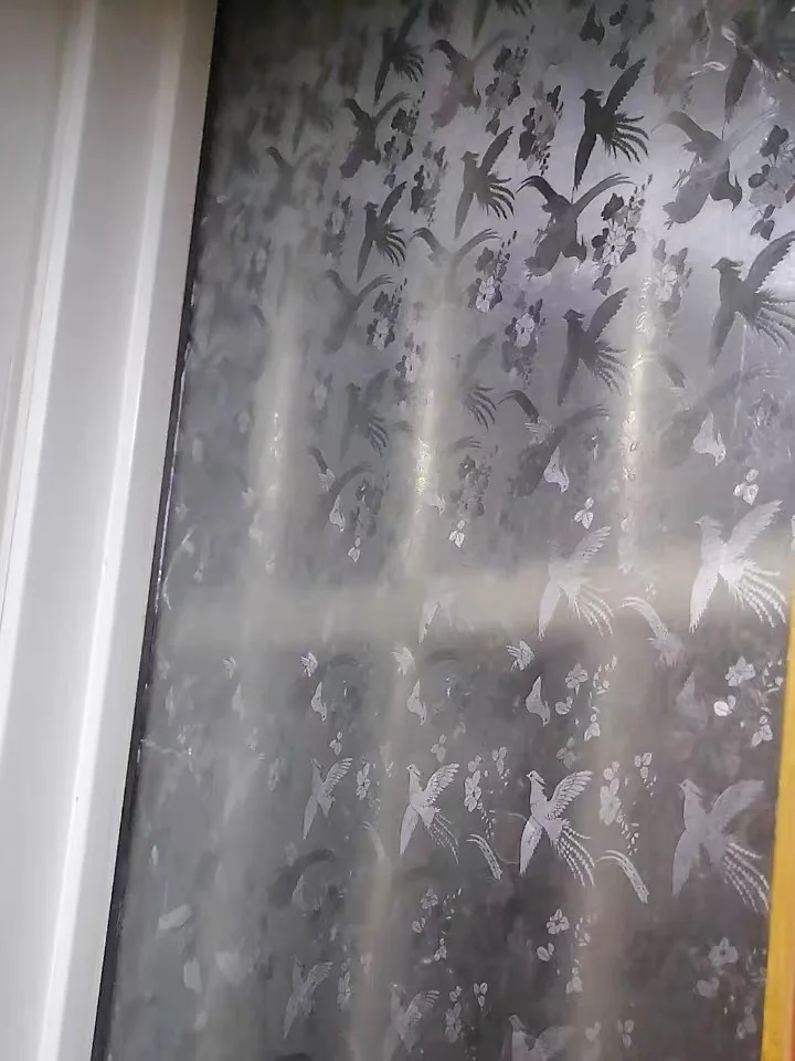 Матовая пленка для стекла не прозрачная обеспечивает светильник и мягкость