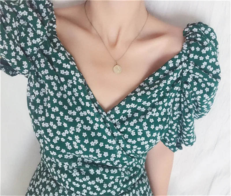 

Summer Women Fashion Green Floral Print Jumpsuits Sexy V Neck Chiffon Short Jumpsuit Retro Puff Sleeve Holiday Beach Bodysuits