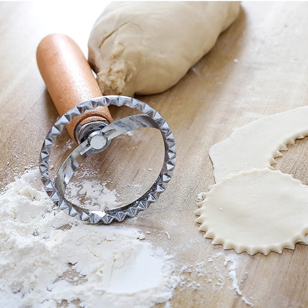 6.5cm Round Jagged edge Pastry Maker Dumpling Wrapper Cutter Ravioli Stamp Pasta Molding Press With Wood Handle Kitchen Tools |