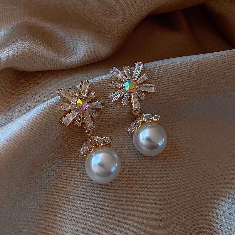 

YAOLOGE Elegant Simple Rhinestone Pearl Earrings Dangle Plant Shiny Charming Bling Earrings Cute Jewelry Female Accessories