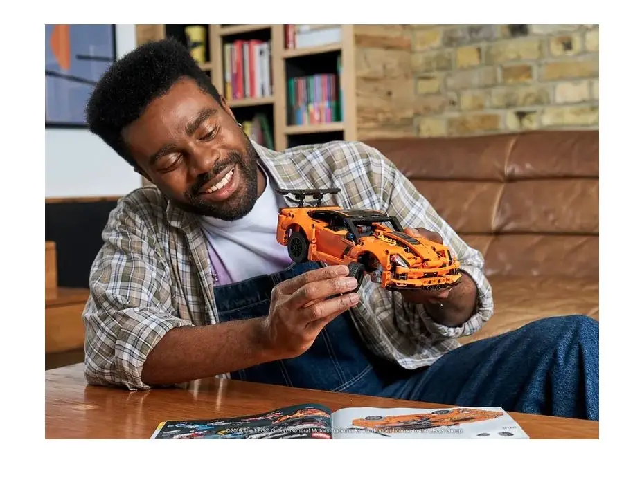 Конструктор Lego Technic 42093 для Chevrolet Corvette ZR1 отличный подарок на день рождения детей 579