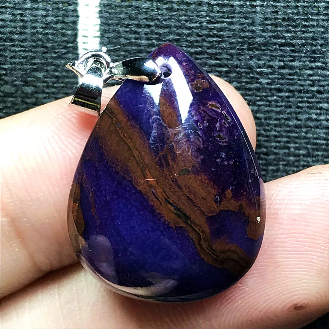 

Natural Royal Purple Sugilite Pendant For Women Man Crystal 23x18x7mm Beads Silver South Africa Anticancer Stone Jewelry AAAAA
