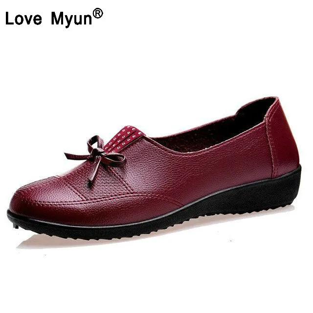 Женские балетки на плоской подошве кожаные дышащие Мокасины с вырезами