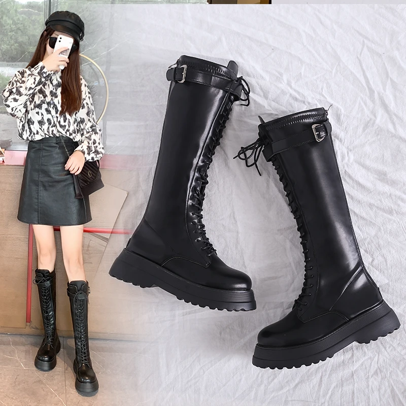 Женские высокие сапоги из лакированной кожи белые и красные непромокаемые до