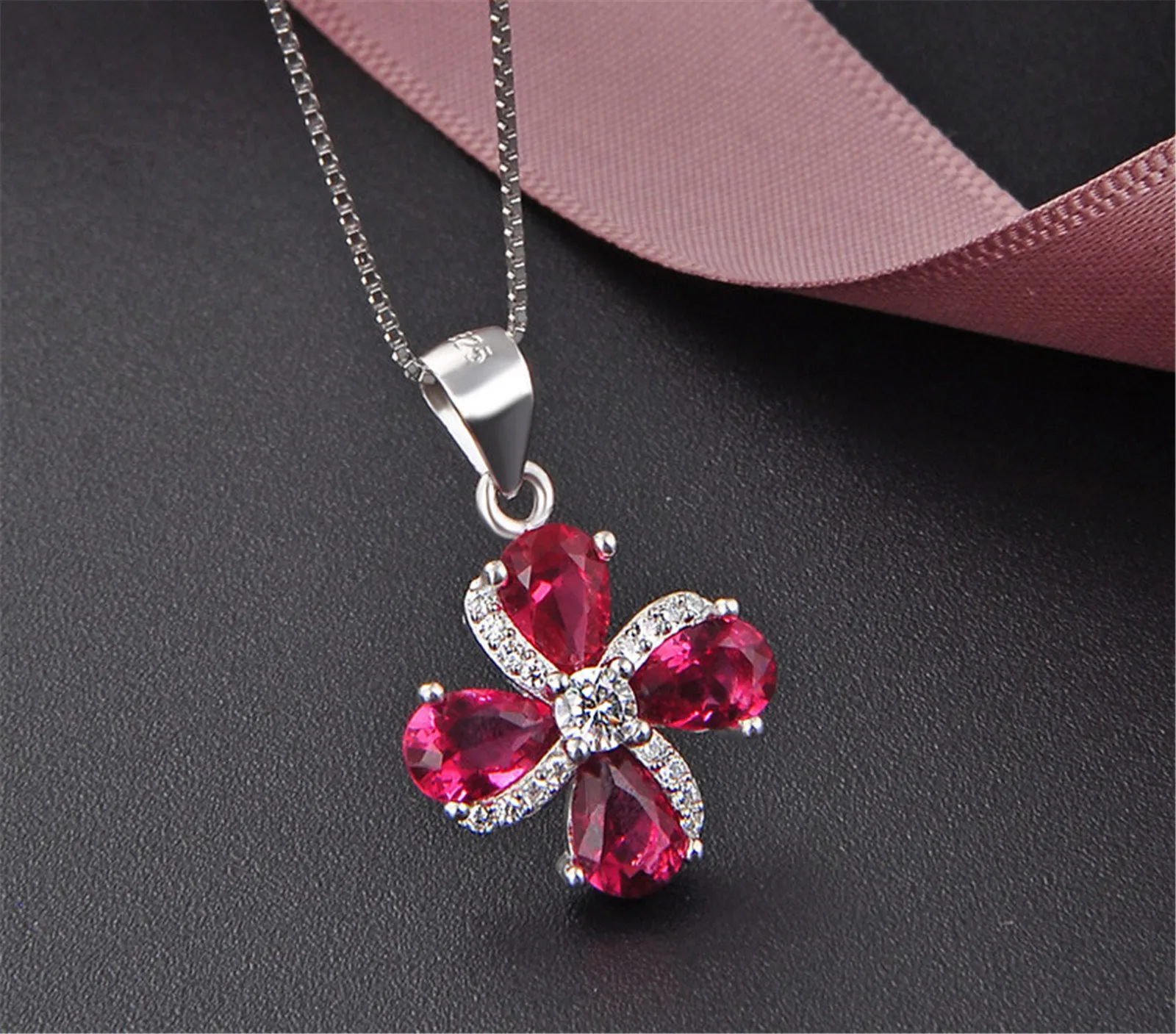 

Подвеска из серебра 925 пробы с кристаллом в виде фиолетового клевера для женщин и девочек