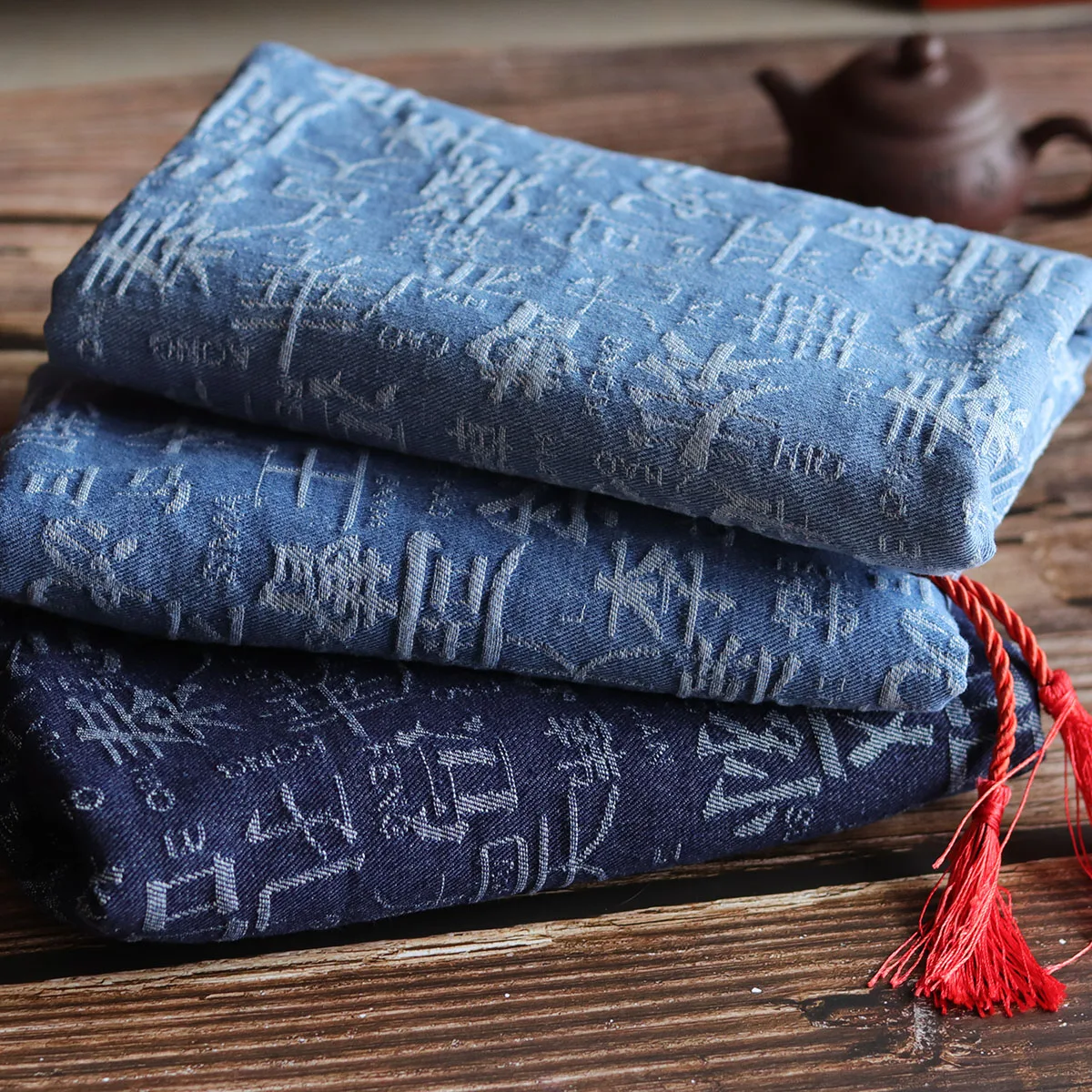 

Жаккардовая джинсовая ткань для шитья брюк курток Сделай Сам материалы для одежды в китайском стиле саржевая джинсовая ткань после мытья И...