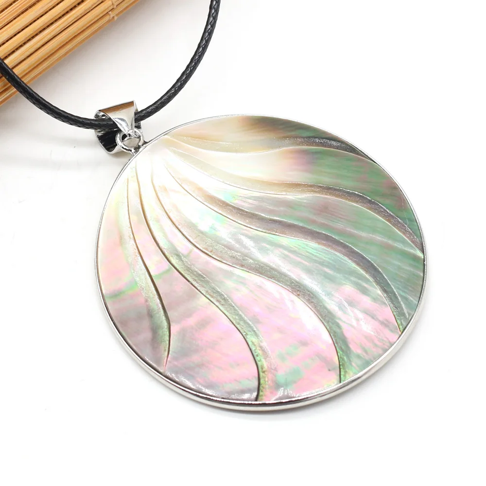 

2023 Round Pendant Necklace Aesthetic Natural Mother of Pearl Shell Neck Chain for Friends Spouse Lover Jewelry Accessories Gift
