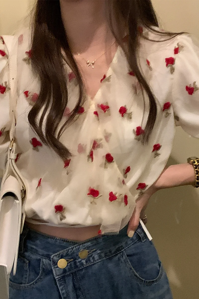 Женская шифоновая рубашка с коротким рукавом V-образным вырезом и вышивкой розы |