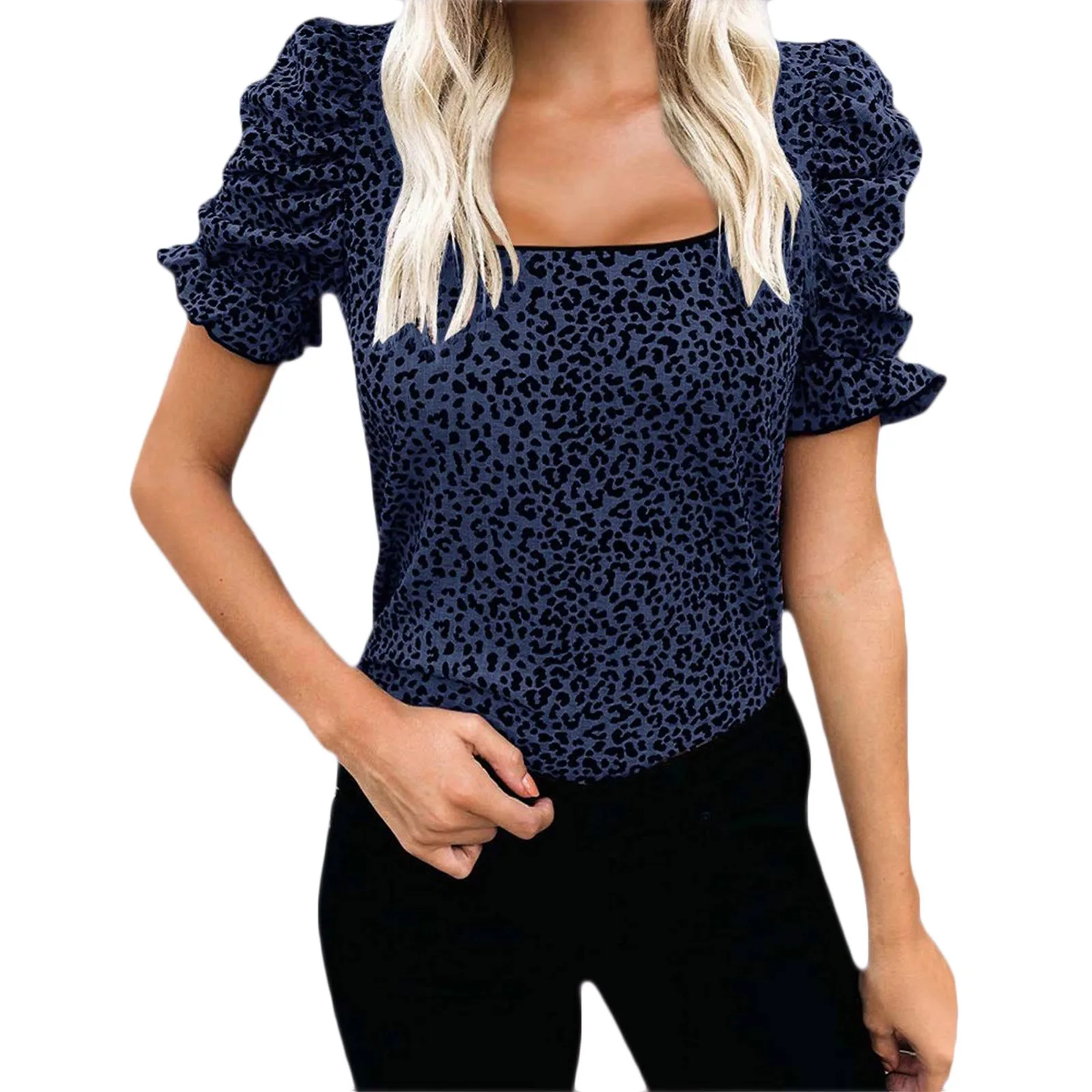 Женская футболка с оборками облегающая коротким рукавом и круглым вырезом