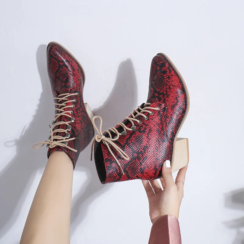 Туфли в сдержанном стиле для отдыха Женские осенние Ботильоны на каблуке средней