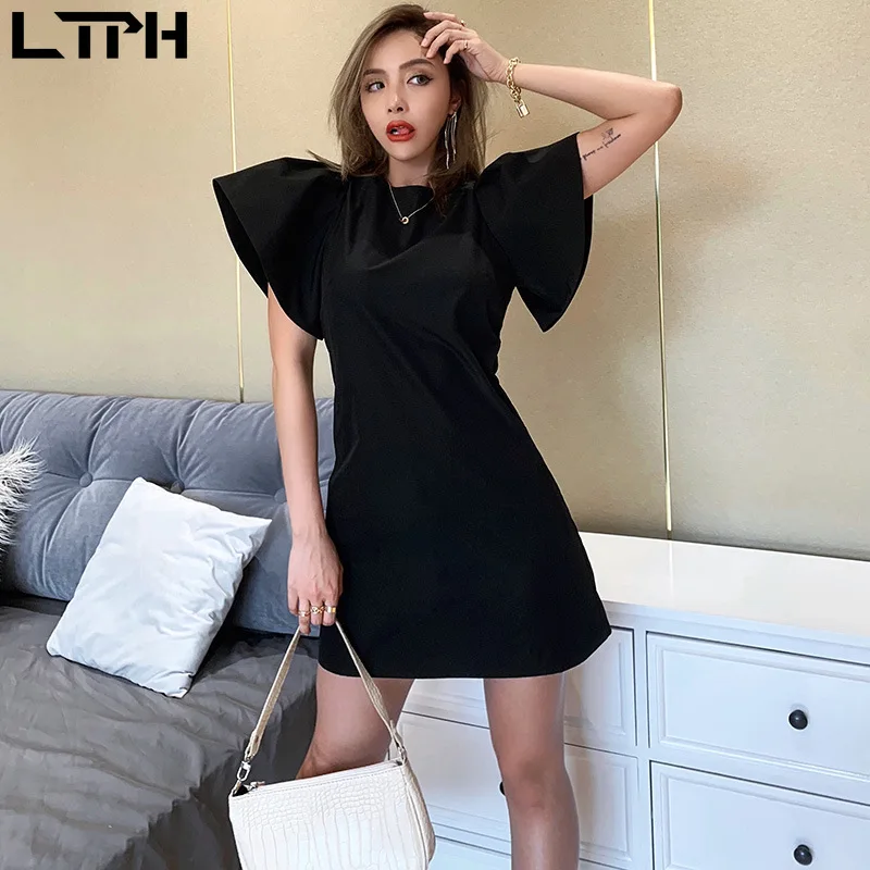 Женское винтажное платье с круглым вырезом и рукавами бабочками однотонное