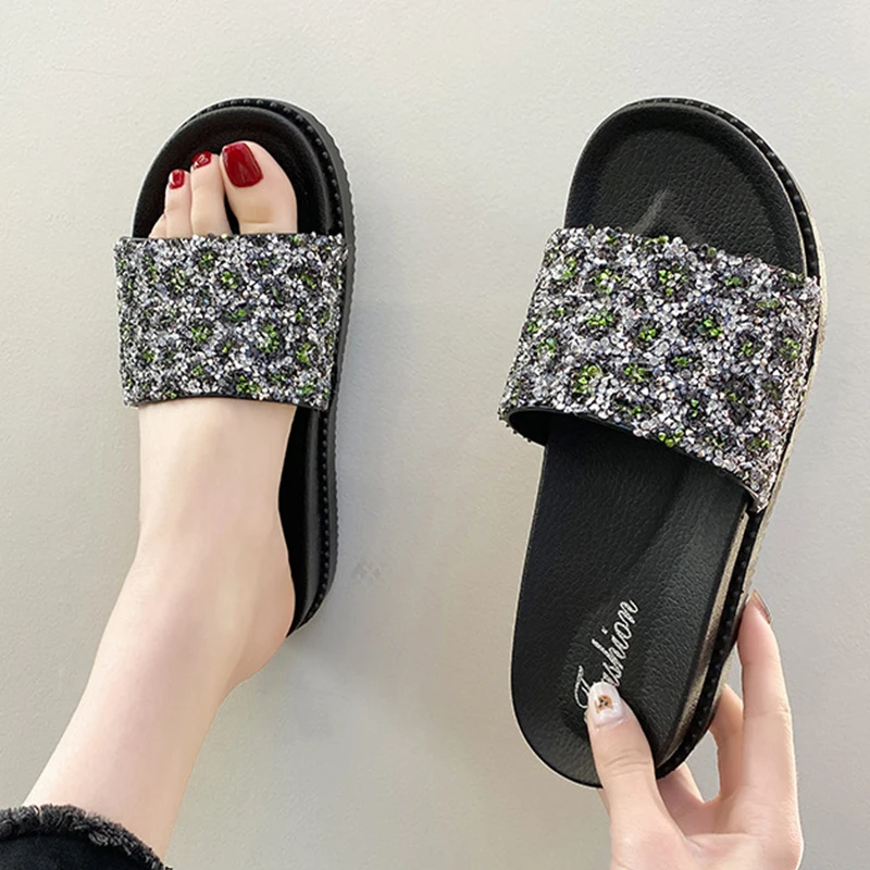 

Women Glitter Slippers Big Size Crystal Diamond Sandals Summer Fashion Bling Beach Women Slipper Ladies Round Toe Party shoes