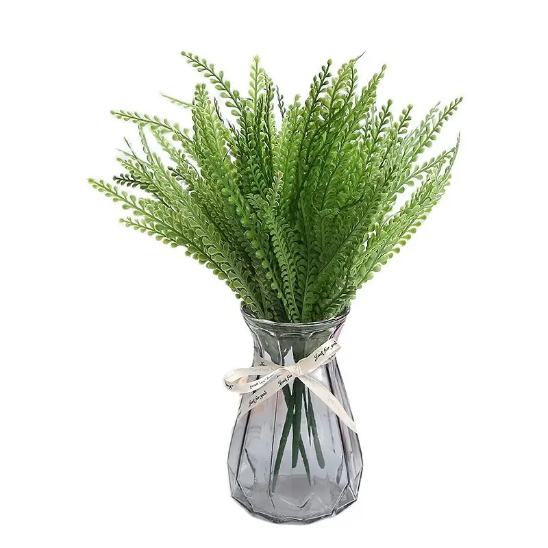 Новые зеленые растения, посаженные в горшки, декоративные материалы папоротника, распыление цветов пластиковая имитация травы фальшивая.