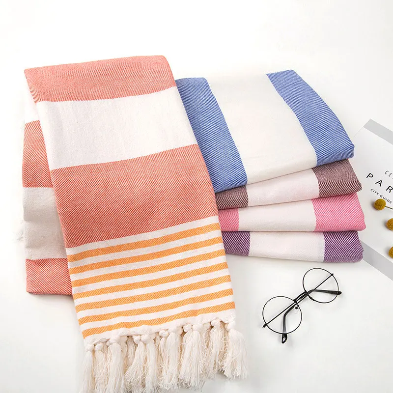 Турецкое хлопковое банное полотенце в полоску с кисточками для путешествий