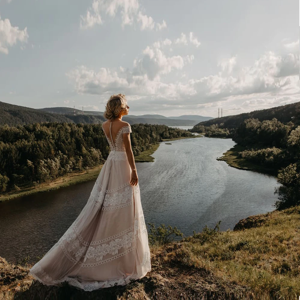 

Vestidos Elegant Wedding Dresses Netting Lace Appliques V-Neck Off-Shoulder Covered Button A-Line Bridal Gowns