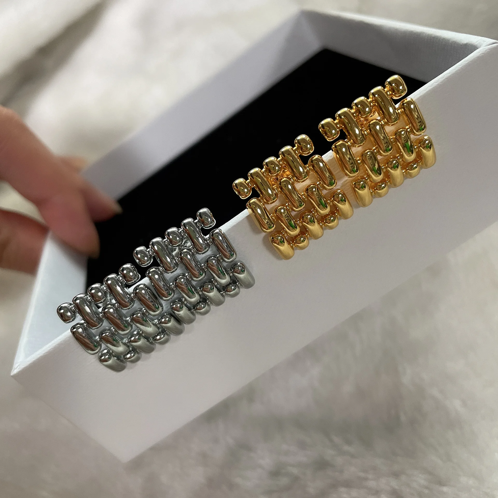 

Серьги-гвоздики женские, квадратные, золотистые и Серебристые