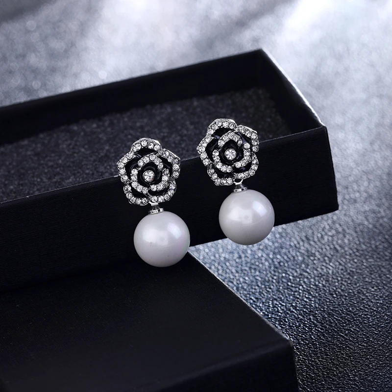 Silver White Маленькие Изысканные цветы буквы из кристаллов серьги-гвоздики Лидирующий бренд ювелирные изделия серьги для женщин фестиваль подарок - Окраска металла: Silver White