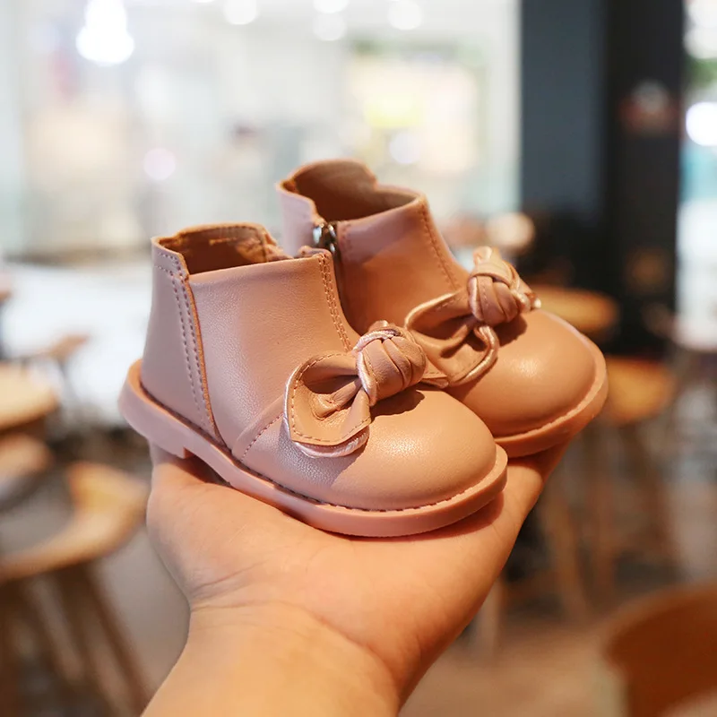 Модные ботинки из натуральной кожи с бантом для девочек симпатичная детская