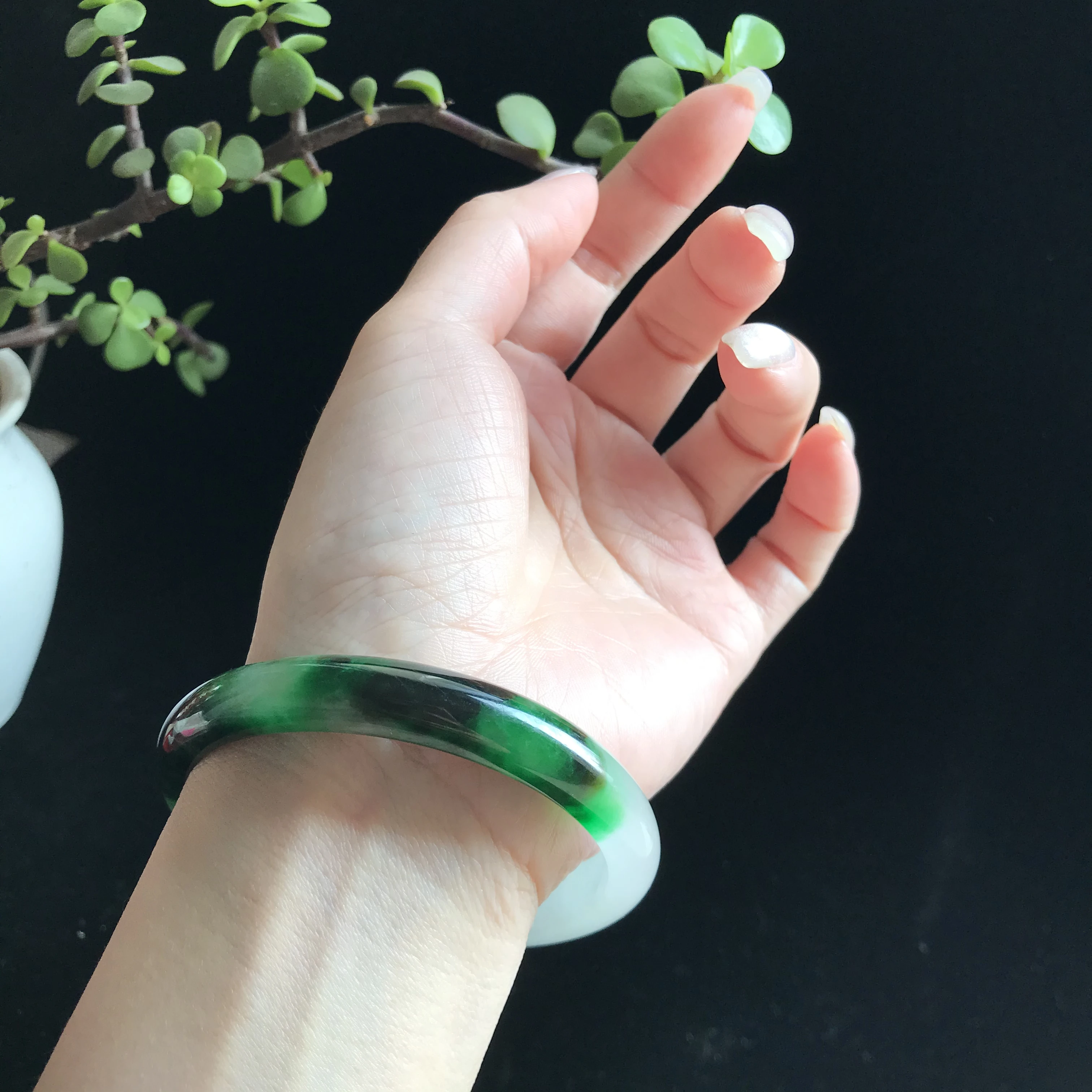 

Burma 100%Genuine High-end Jadeite Bracelet Jewelry Jade Bangles For Women 59mm (With Certificate)