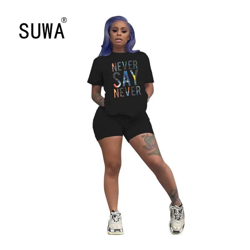 

Женский спортивный костюм из двух предметов, футболка с буквенным принтом и брюки с высокой талией