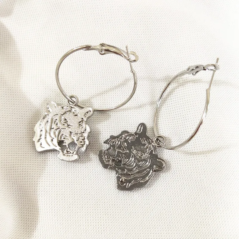 

Rock Hiphop Silver Color Alloy Tiger Charm Hoop Earrings for Unisex Women Man Funk Jewelry Dropshipping