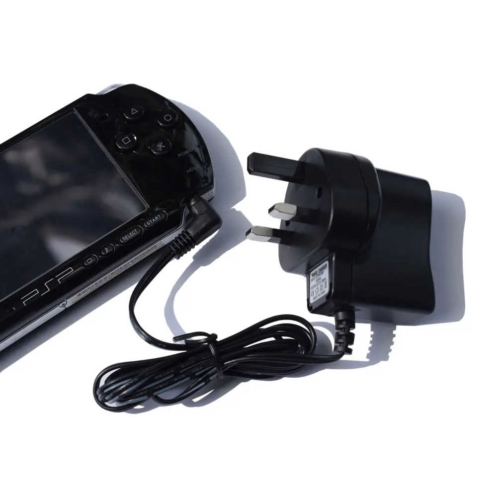 2 аккумулятора + Сетевое зарядное устройство стандарта Великобритании для Sony PSP