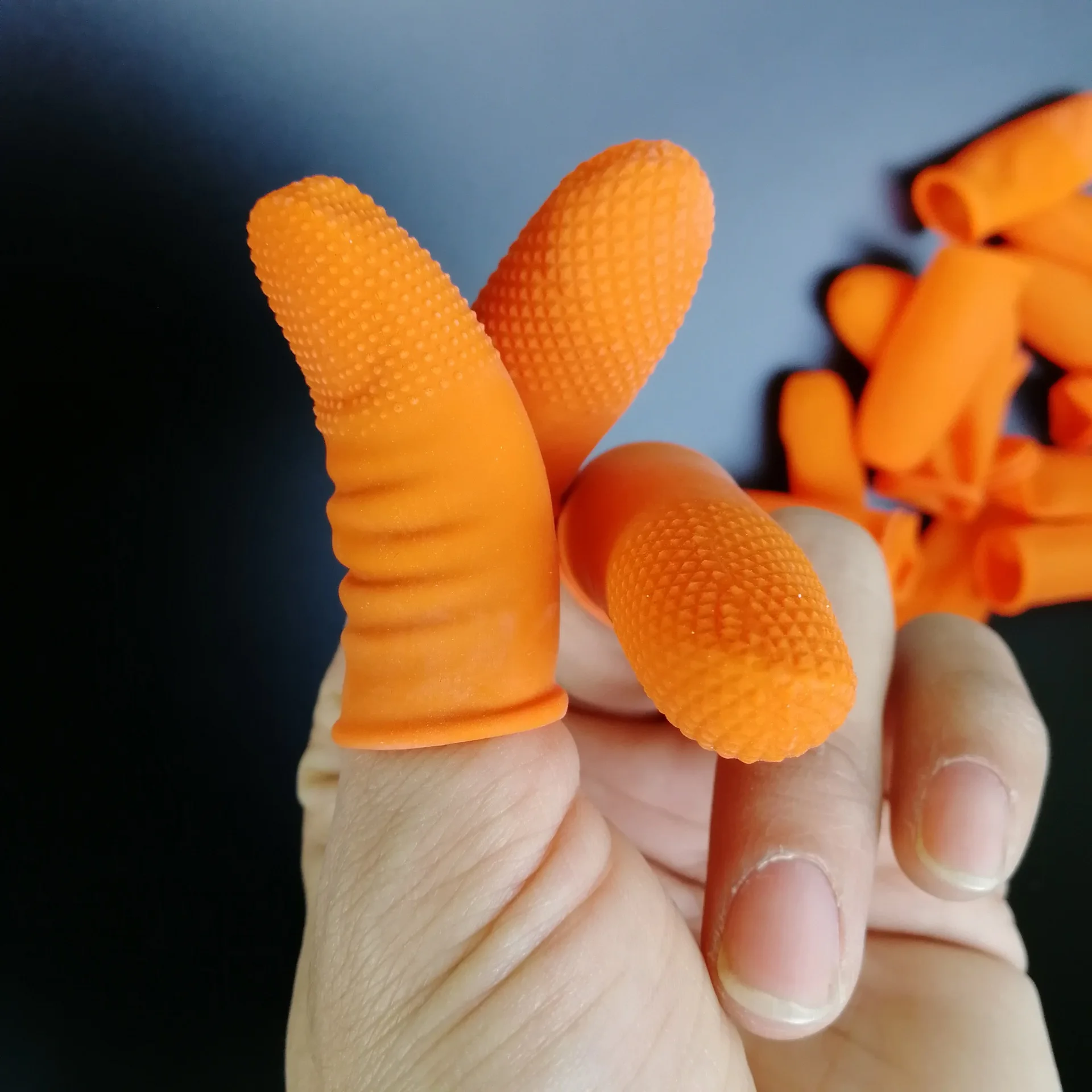 100 шт одноразовые латексные резиновые перчатки для пальцев антистатические