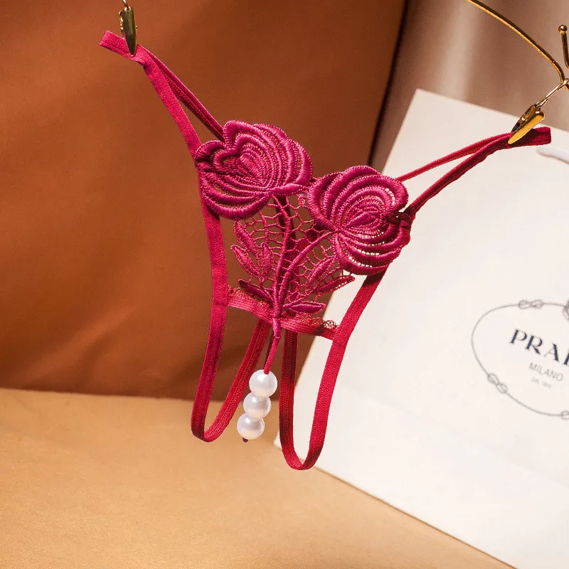 Эротические трусики с вышивкой и вырезами женские эротические стринги открытой