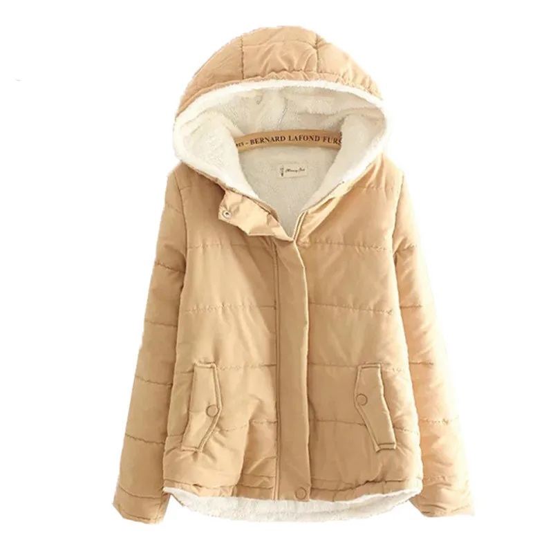 Осенне зимняя куртка женская короткая дизайнерская теплая тонкая парка с