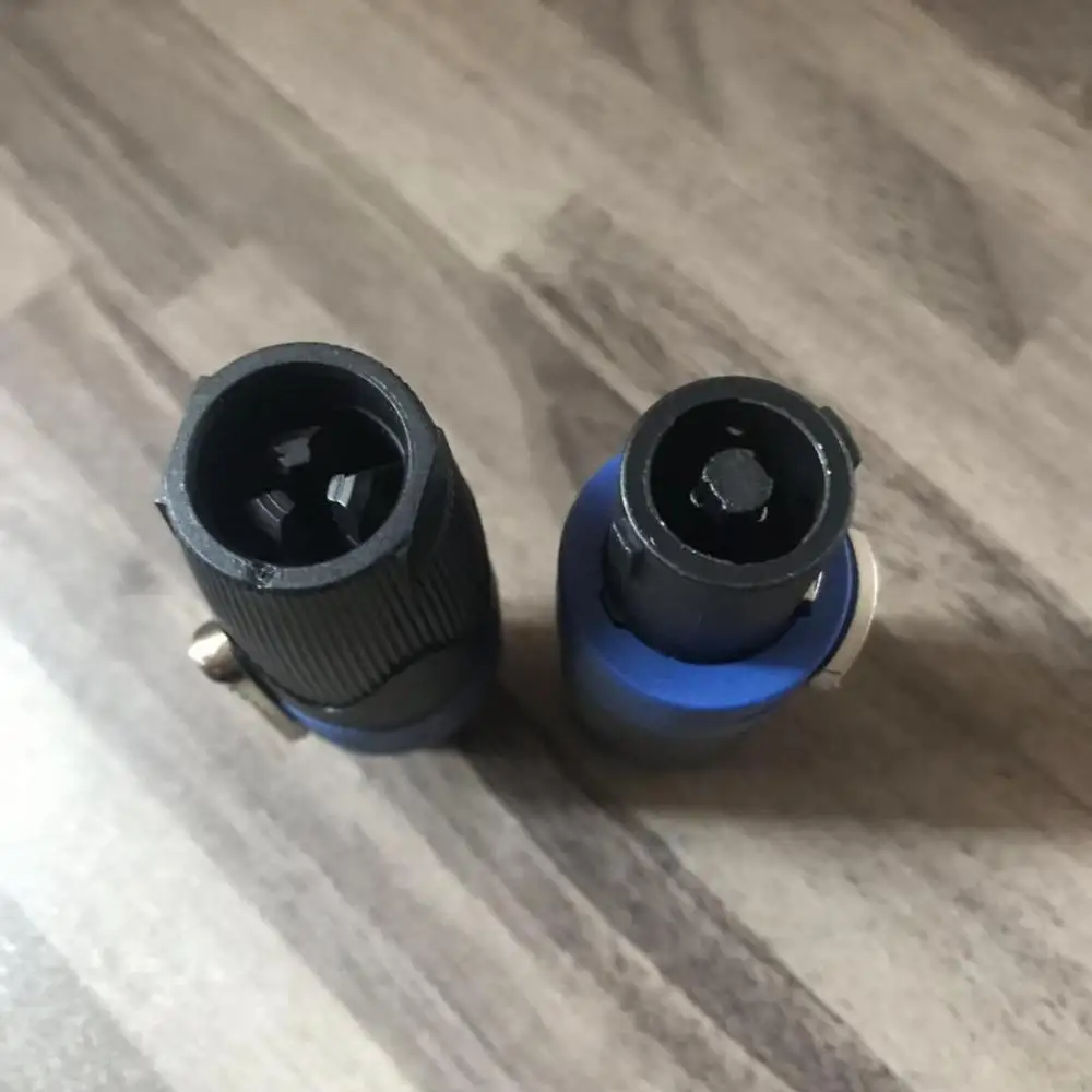 

20 ./ 4- Neutrik NL4FC