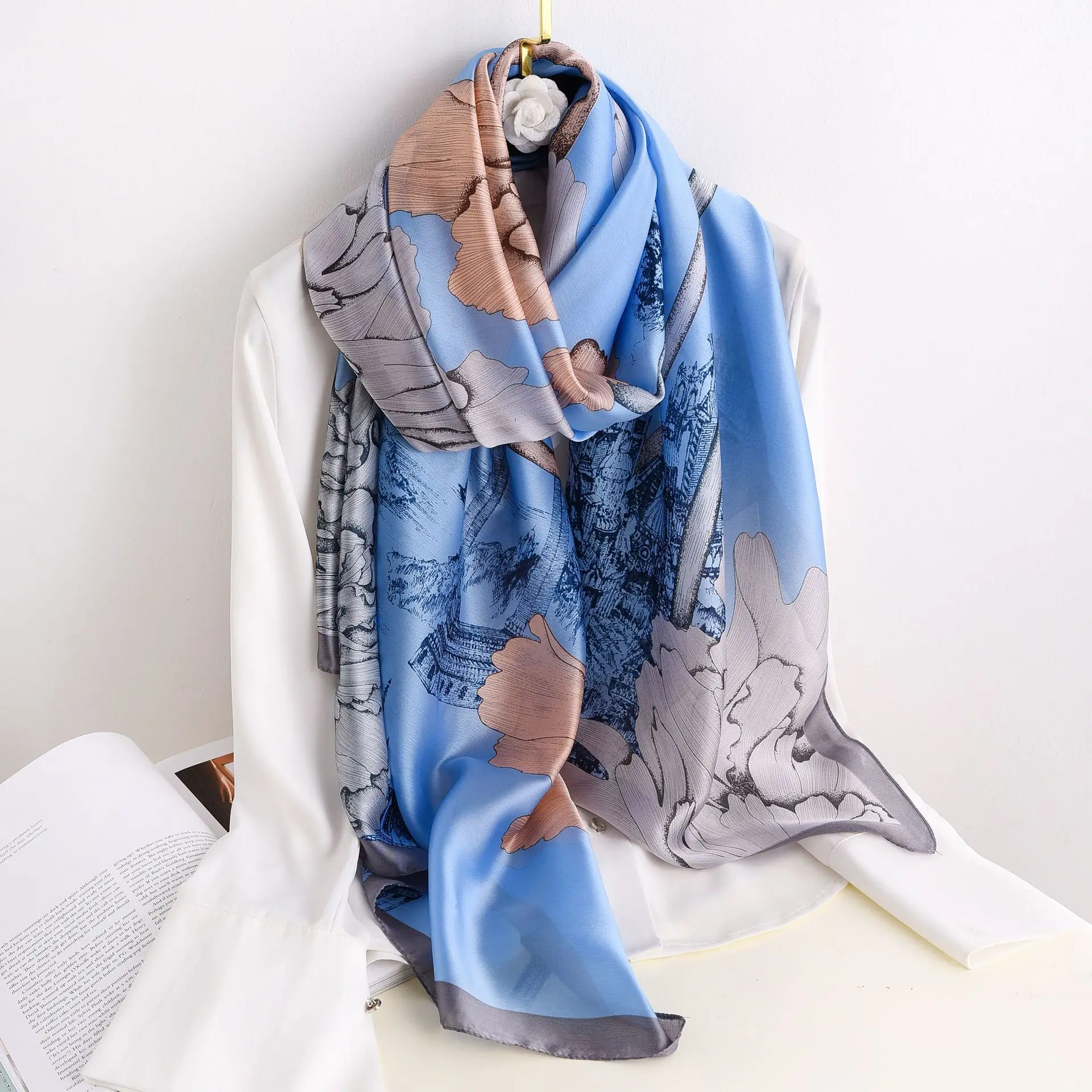 

2021 spring and Autumn New Silk Scarf feminine temperament fashion sunscreen scarf air conditioning shawl
