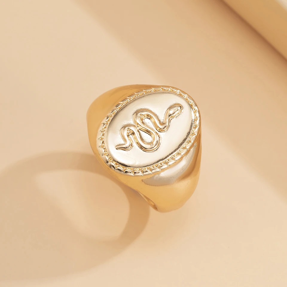

Personality snake twisted round ring for women men female retro fashion vintage rings street shooting holiday geometric jewelry