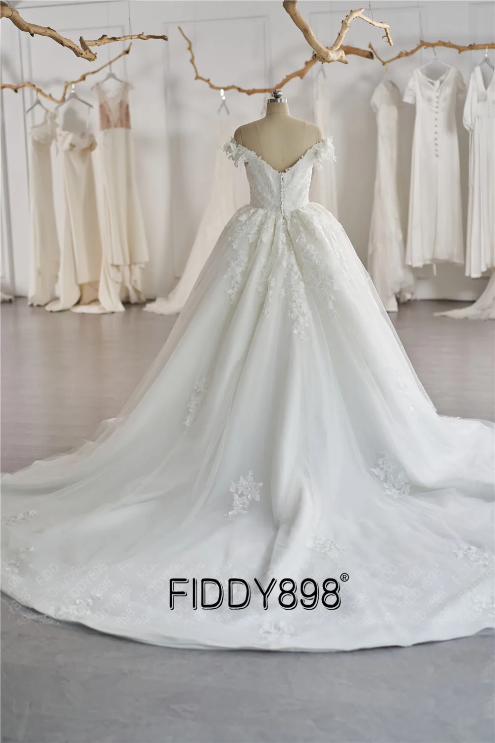 Luxury Ball Gown Wedding Dresses 2021 Off-Shoulder Beaded 3D Flowers Wedding Gown for Women Elegant vestido de noiva